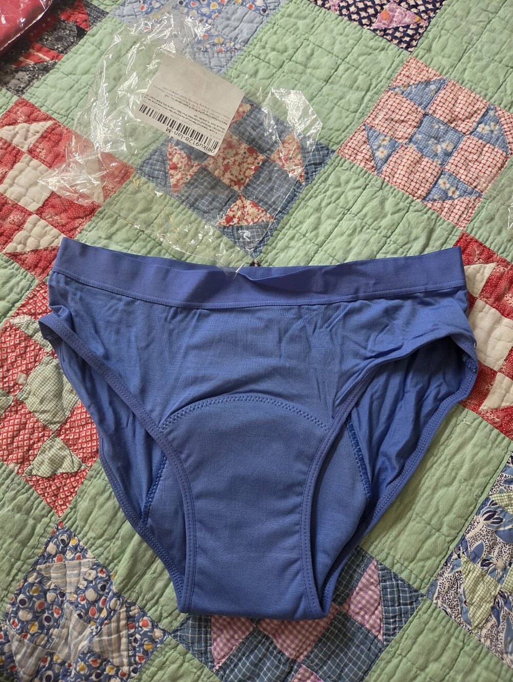 NWT In Pkg 4 Pairs Leak Proof Period Panties Size M